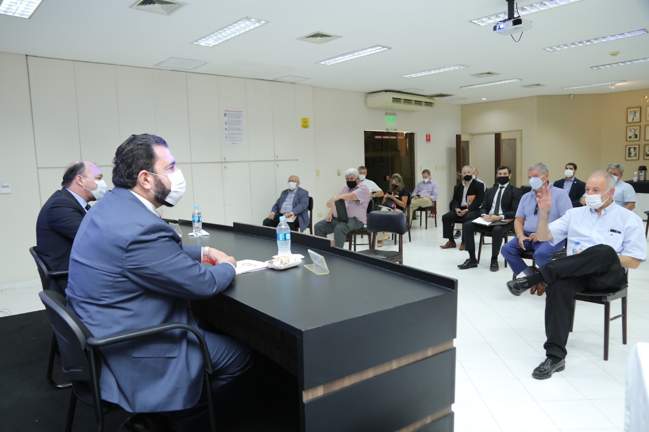 Gremios empresariales y Aduanas se reúnen con el fin de actualizar código aduanero